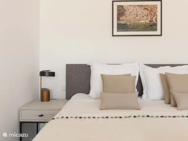 appartement huren in Spanje, Costa Blanca, Villajoyosa – Penthouse Atico Bay grote slaapkamer boven