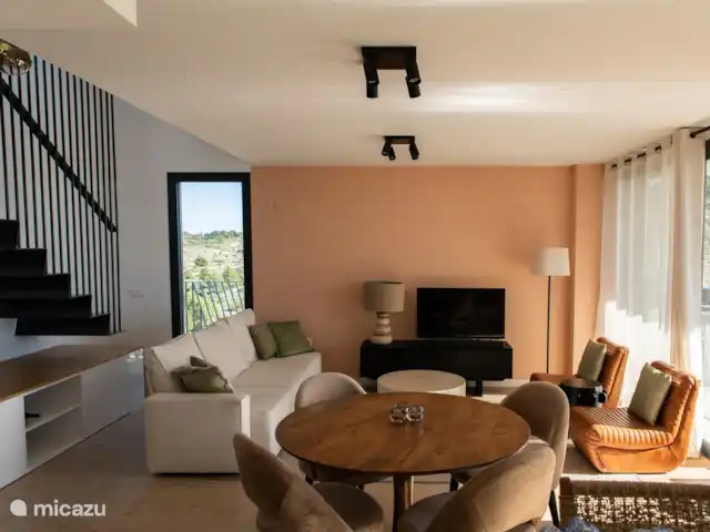 appartement huren in Spanje, Costa Blanca, Villajoyosa – Penthouse Atico Bay woonkamer met eettafel
