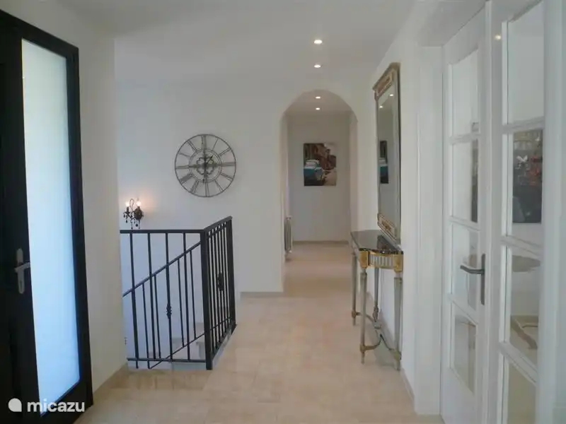 L'entrée attrayante vous fait vous sentir comme chez vous