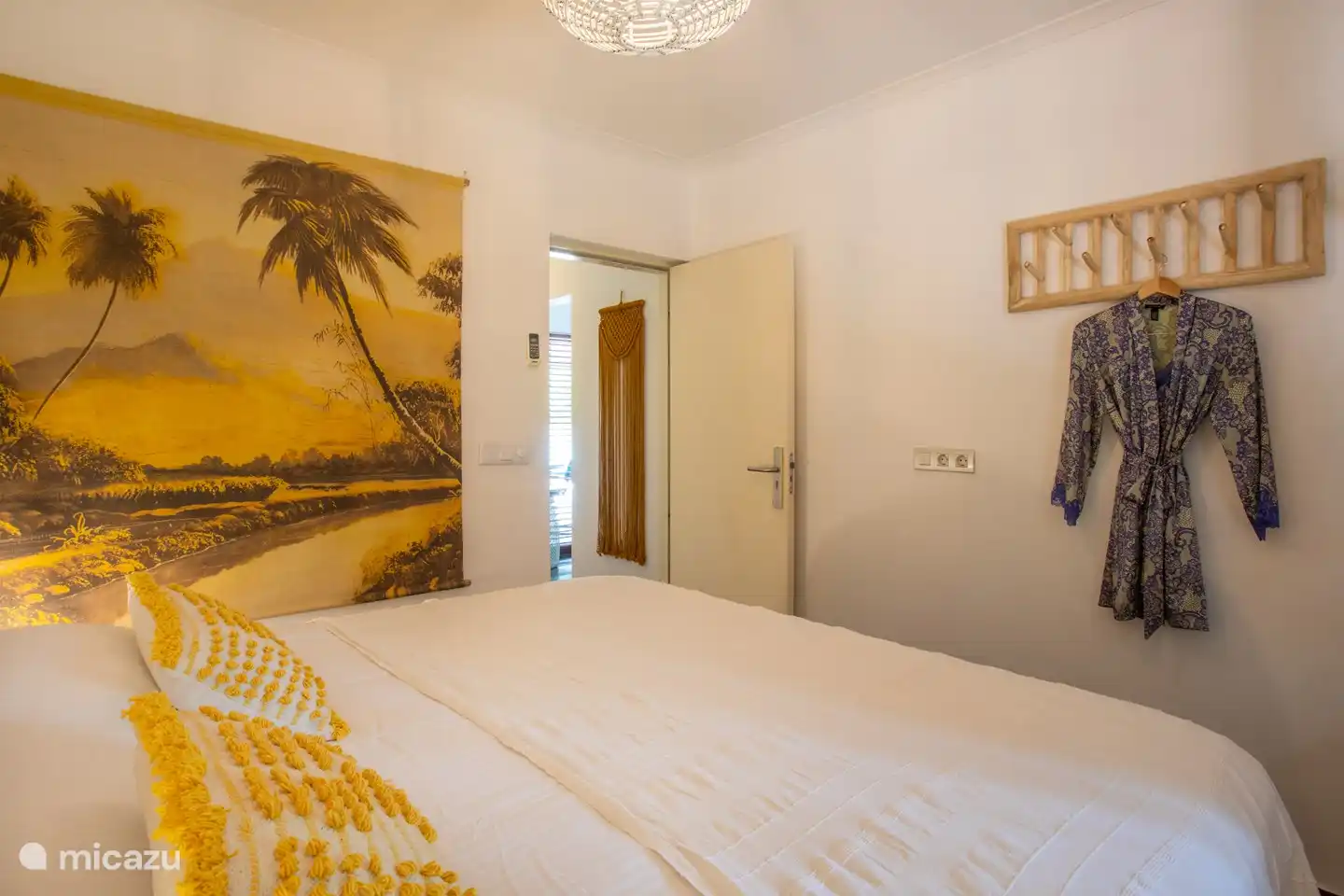 Erstes Schlafzimmer.