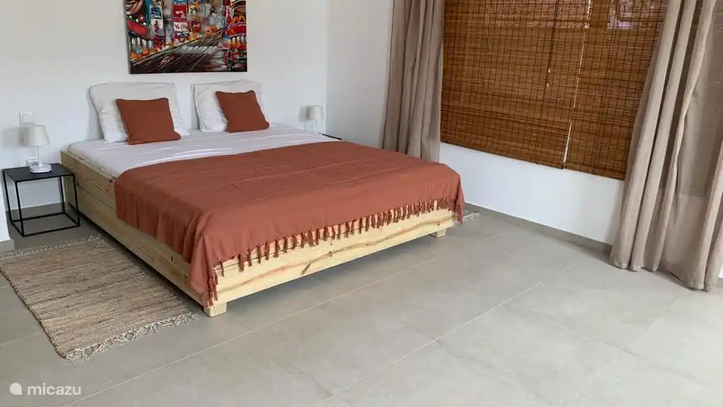 Dormitorio 1 con una cama doble y una individual