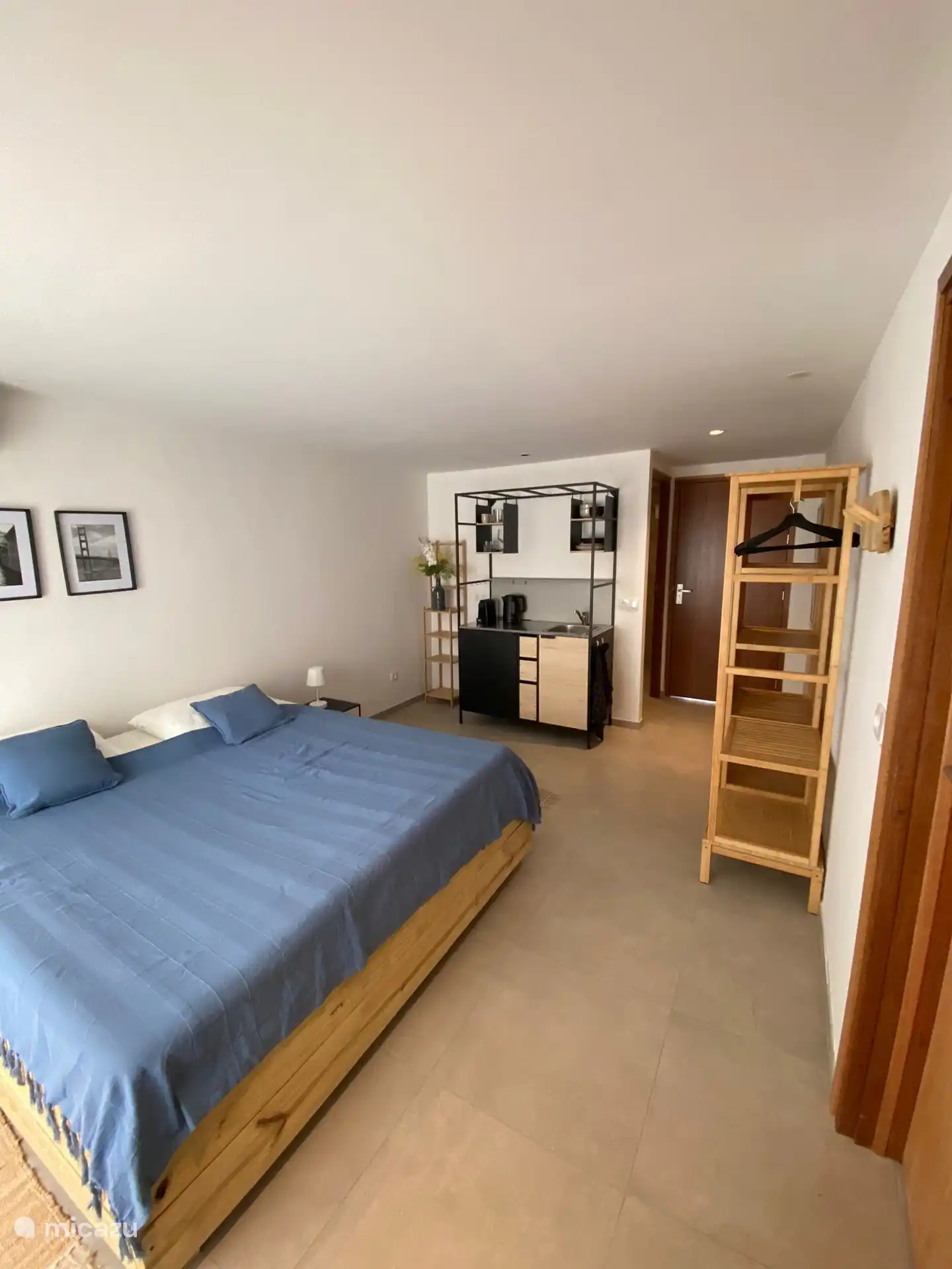 Estudio/dormitorio 4 con cocina y baño privados. 