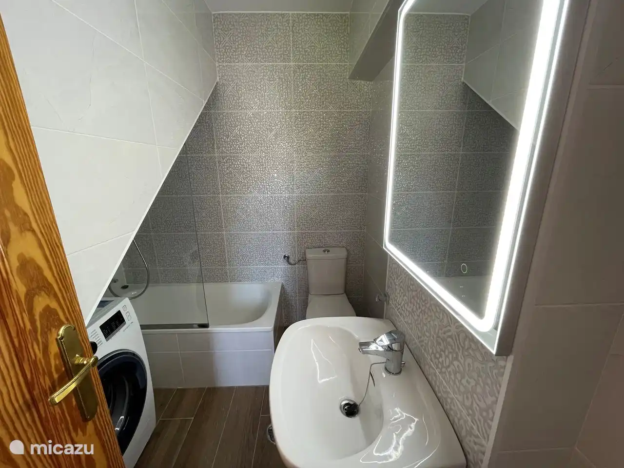 Costa Blanca - villa à Albir - Casa van Schaik : Dans la Casa, vous trouverez 2 salles de bains, équipées de toilettes, baignoire et/ou douche. De cette façon, personne n’a d’excuse pour se présenter au dîner sans être lavé.