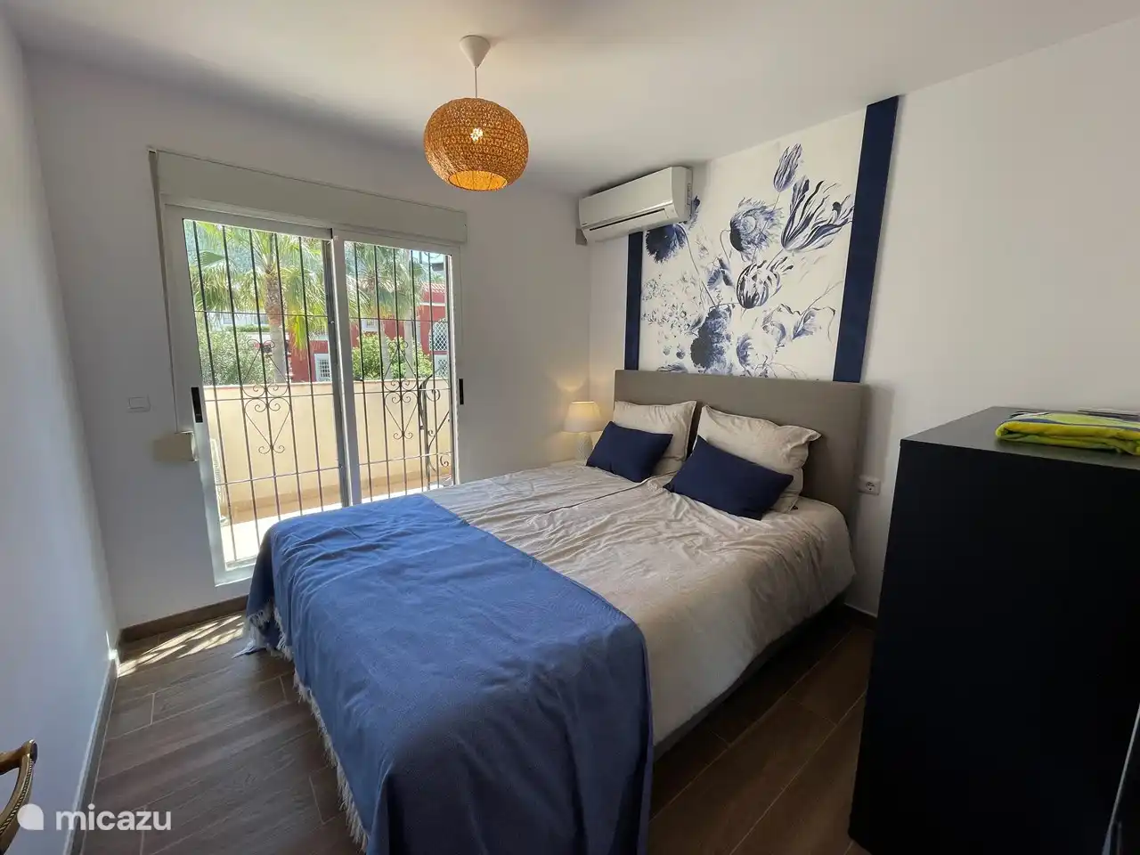 Costa Blanca - villa à Albir - Casa van Schaik : Toutes les chambres (3) sont équipées de la climatisation, afin que tout le monde passe une bonne nuit de sommeil. 2 des 3 chambres disposent d'un balcon. Les lits sont faits à l'arrivée.