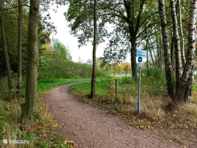 'Ons plekkie' bij het Hilgelo meer huren in Nederland, Gelderland, Winterswijk - vakantiehuis Wandelpad rondom Hilgelo