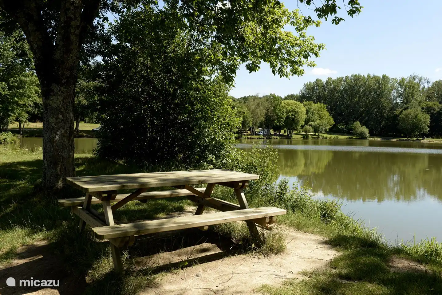 Der Park Les Liaurats ist 5 Gehminuten entfernt, wo Sie angeln, picknicken oder spazieren gehen können.