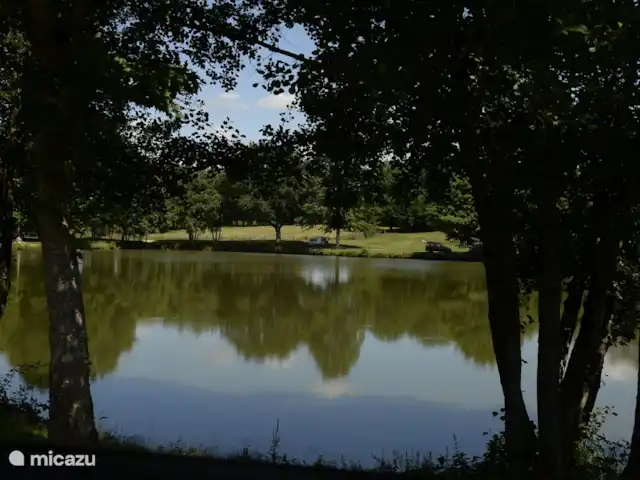 gîte / cottage huren in Frankrijk, Saône-et-Loire, Saint-Vincent-en-Bresse – Gîte Bourgogne Op 5 minuten loopafstand ligt het park Les Liaurats waar je kunt vissen, picknicken of een wandeling maken.