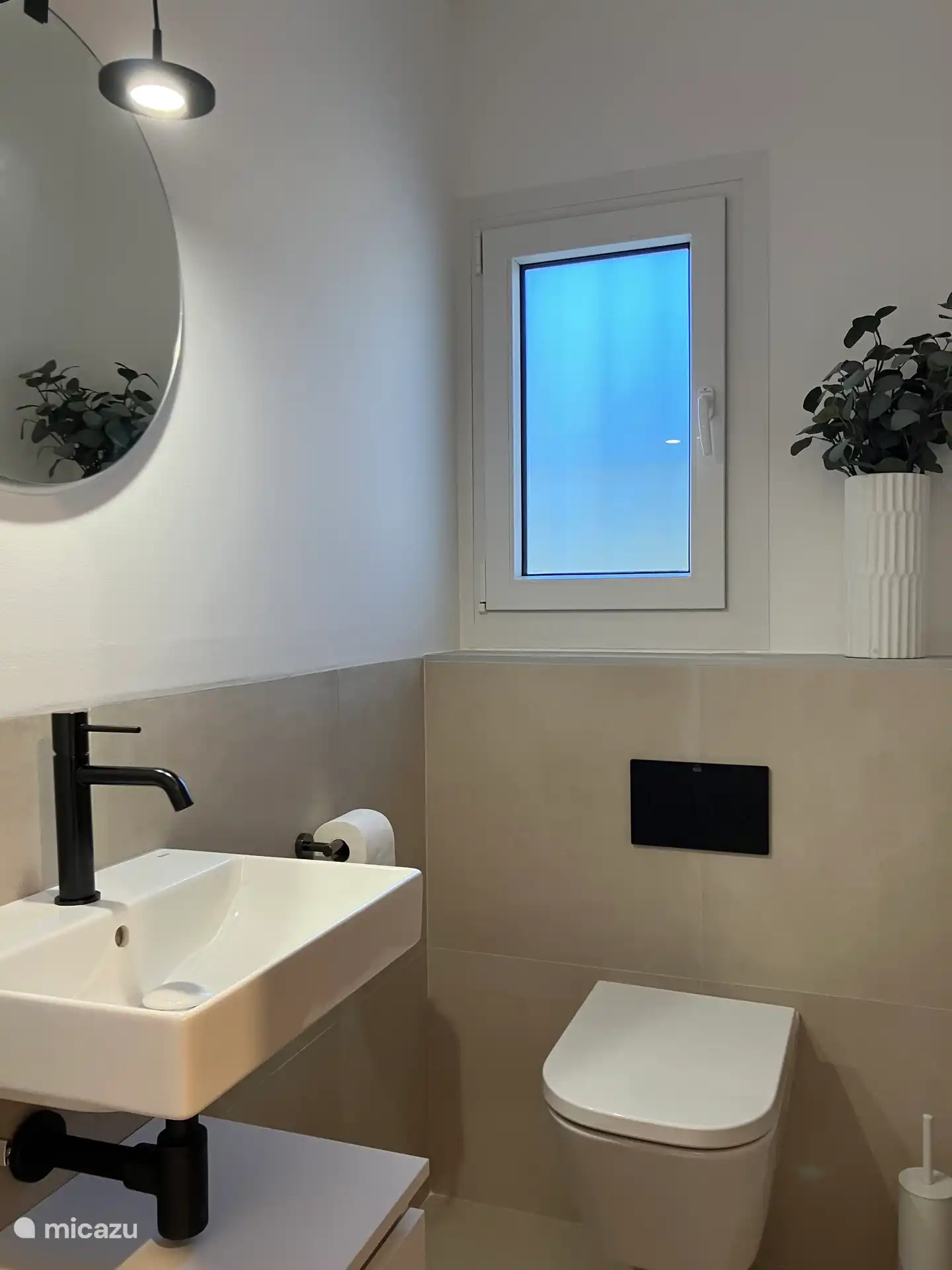 Baño independiente en ambas plantas