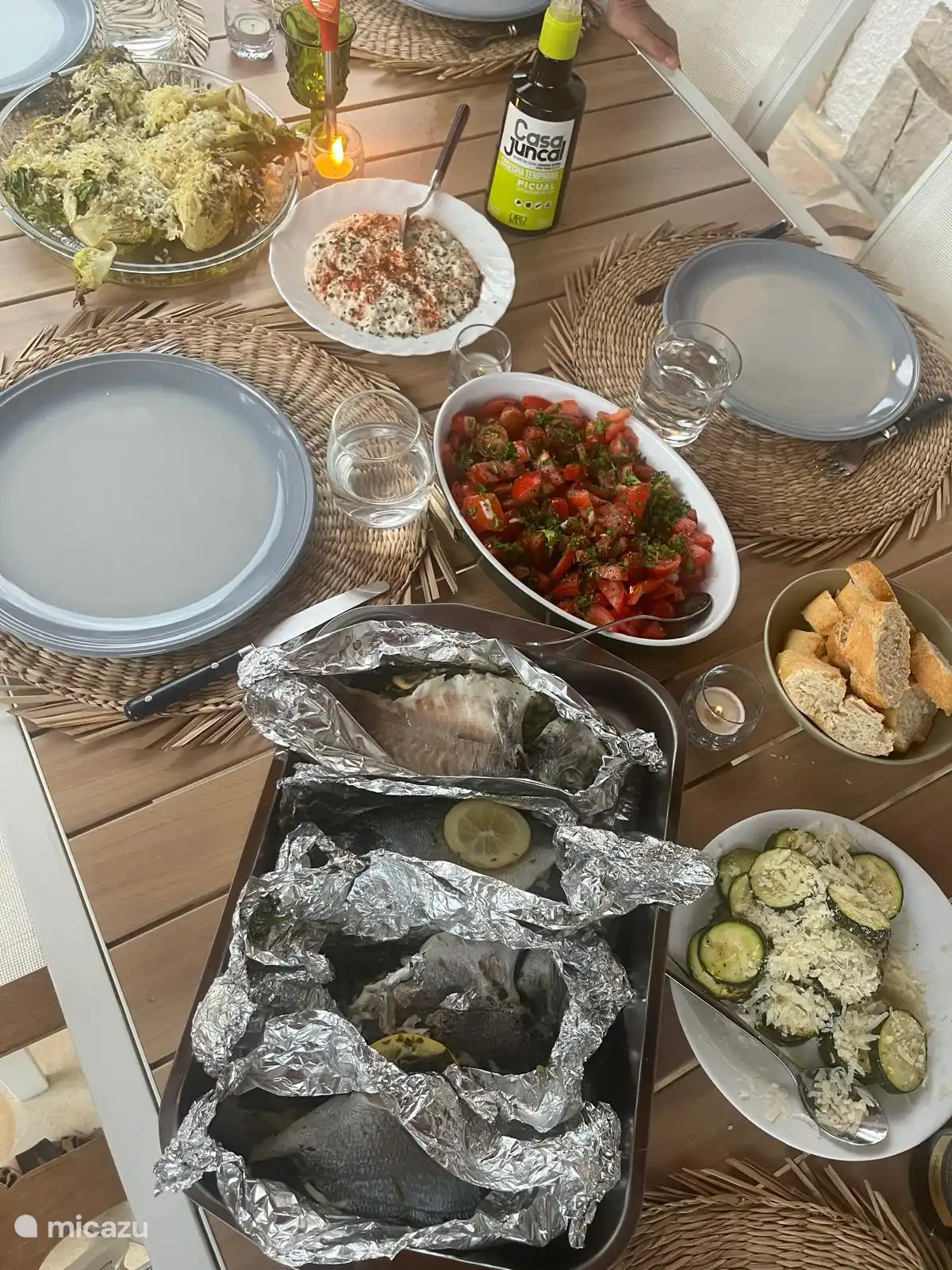 Volledig uitgerust om samen te koken en tafelen.