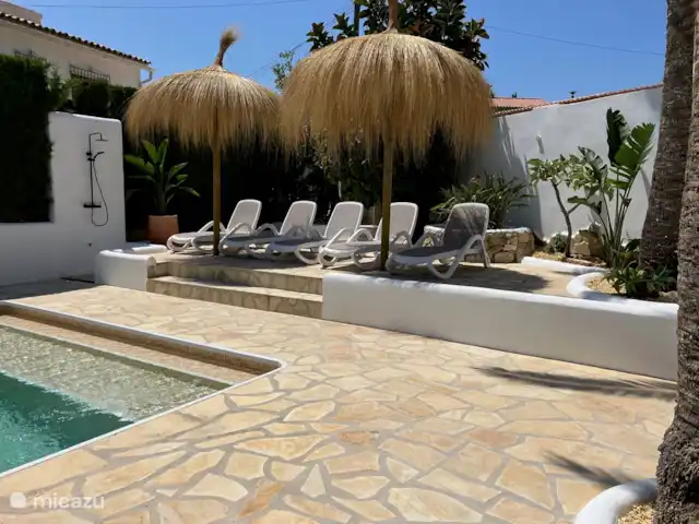 Casa La Sigala con vista al mar en España, Costa Blanca, Calpe - villa terraza solárium con ducha exterior