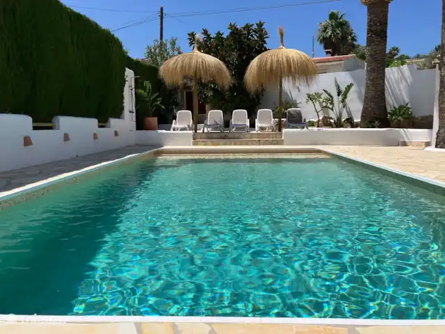 Casa La Sigala con vista al mar en España, Costa Blanca, Calpe - villa piscina de 9,5m x 4,5m con ducha y tumbonas