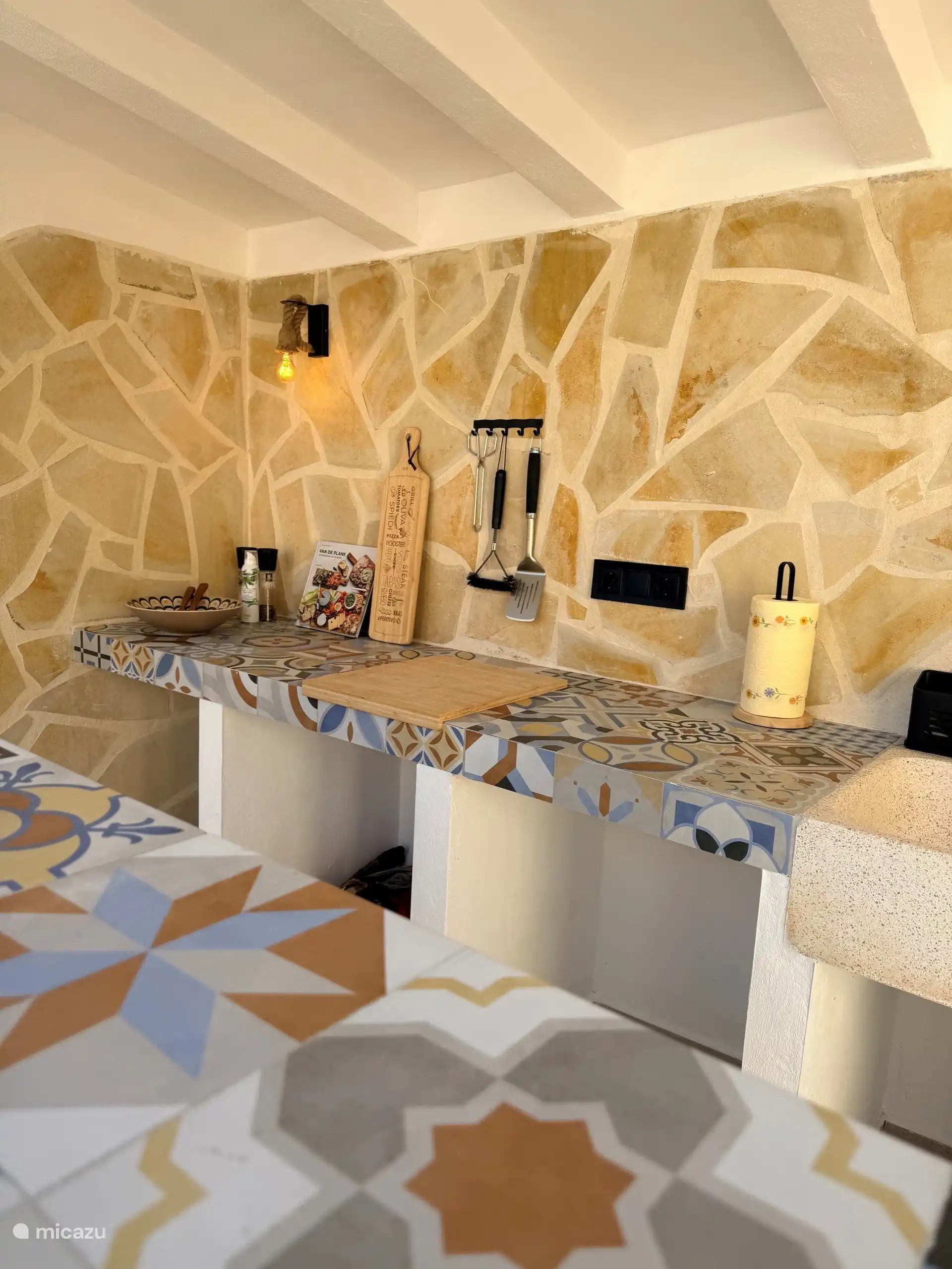 Cocina exterior con barbacoa