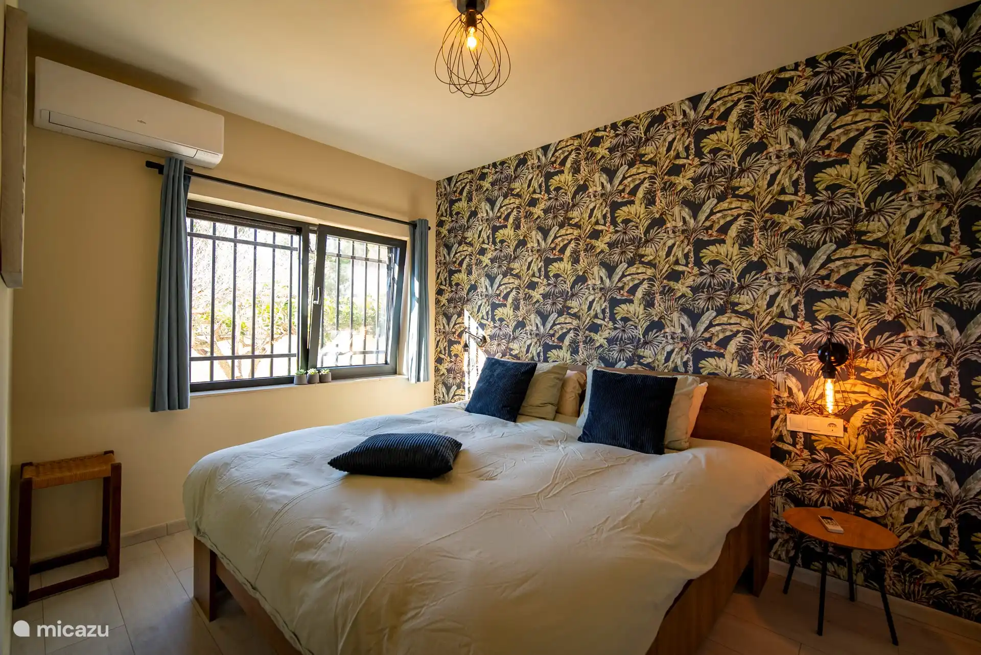 Chambre 3 
Lit double 180 x 200