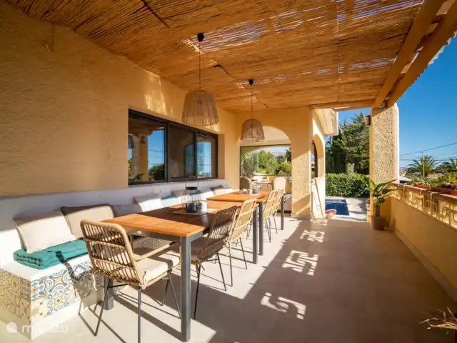 Villa Maîtres | Espagne, Costa Blanca, Alfáz del Pi - villa S’asseoir confortablement ensemble à la longue table