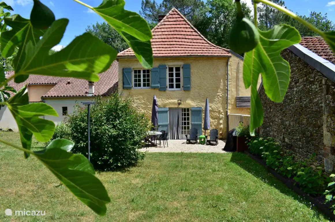 Garden Side