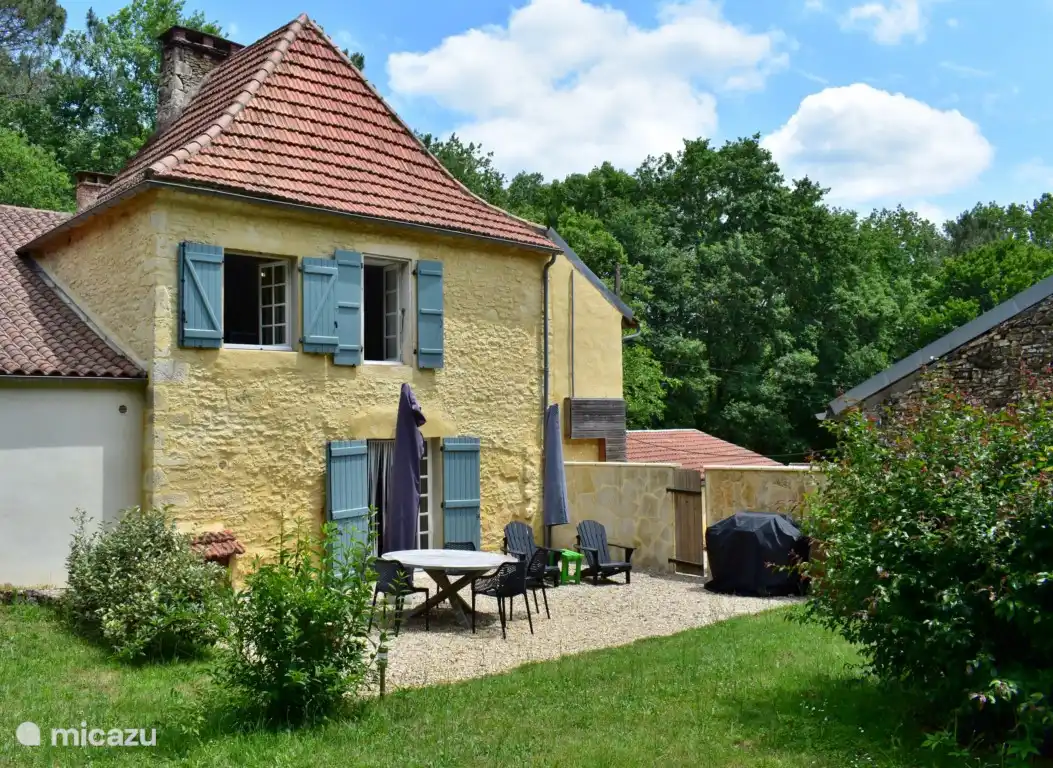 Garden Side