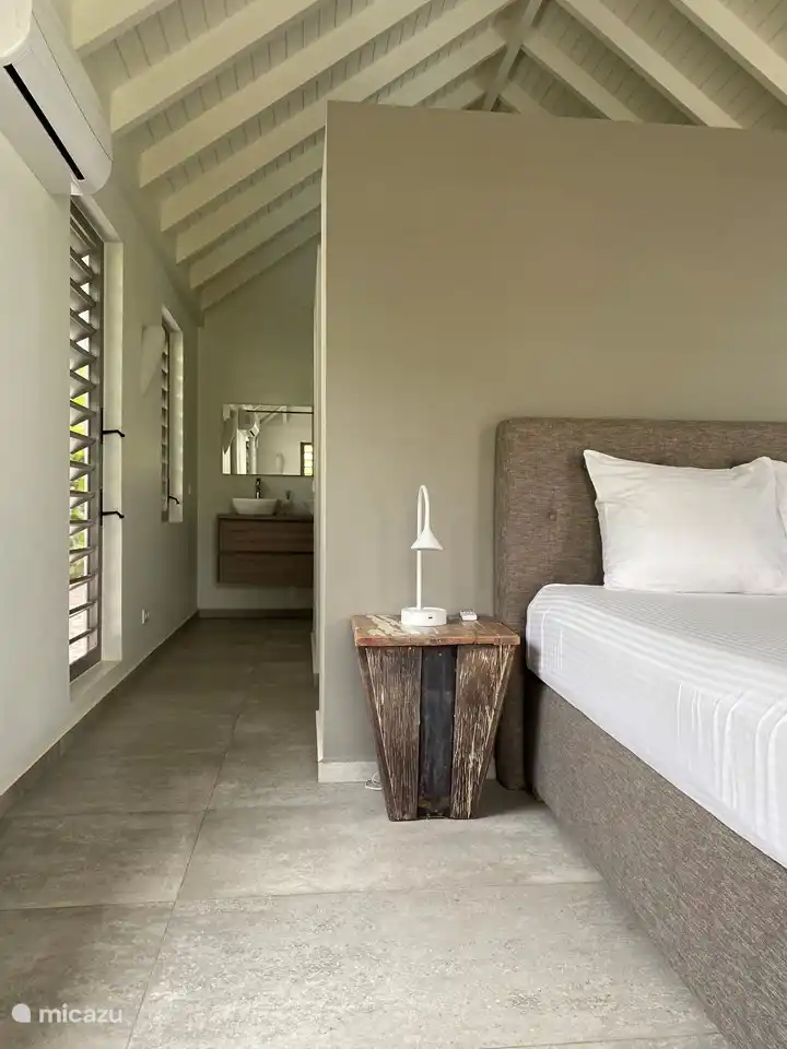 Chambre 1 avec salle de bain