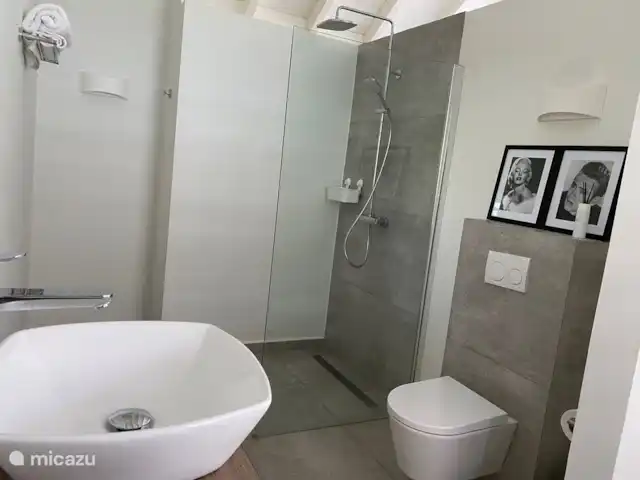 Villa Contigo | Curaçao, Banda Ariba (est), Jan Thiel - villa WC et douche appartenant à la chambre 1