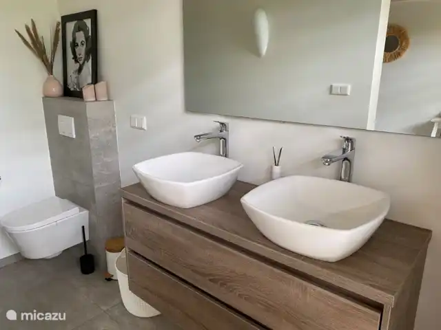 Villa Contigo | Curaçao, Banda Ariba (est), Jan Thiel - villa Lavabo double appartenant à la chambre 2