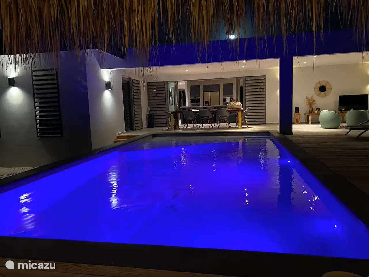 Villa Contigo dispose d'un éclairage extérieur entièrement automatique