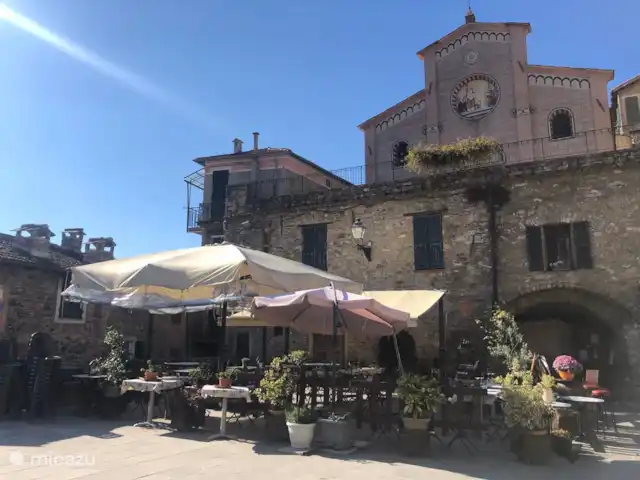 Casa Sorelle del vino huren in Italië, Ligurië, Apricale - finca Dorpsplein Apricale