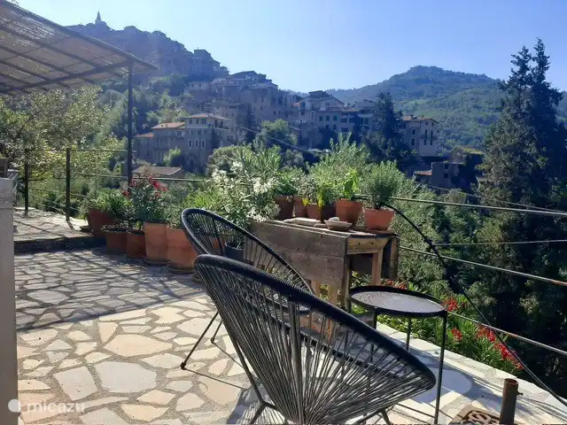 Casa Sorelle del vino huren in Italië, Ligurië, Apricale - finca