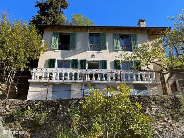 Casa vacacional Italia, Liguria, Apricale - finca Casa Sorelle del vino