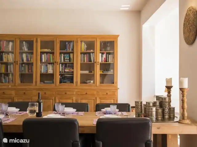 Villa Can Tulipán en España, Barcelona, Olivella - villa Sala de estar. Gabinete de la biblioteca.