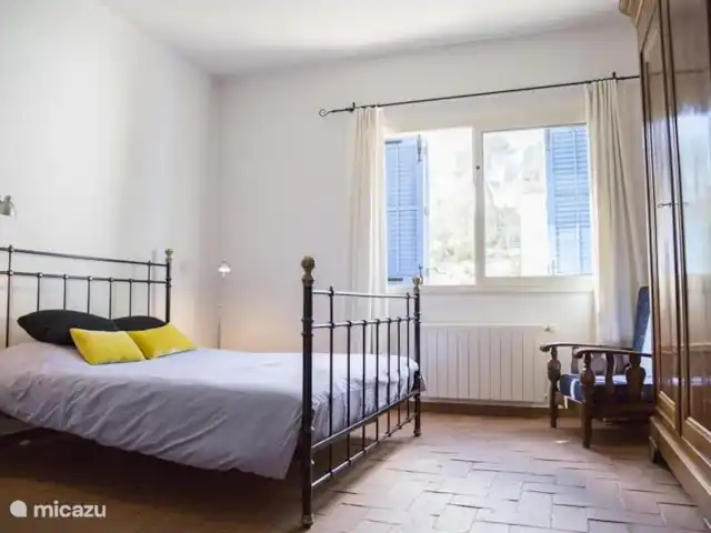 Villa Can Tulipán en España, Barcelona, Olivella - villa Dormitorio 1 planta baja. Cama para 2 personas.