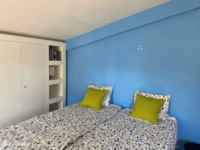 Villa Can Tulipán en España, Barcelona, Olivella - villa Dormitorio 3. Lits jumeaux, las camas también se pueden separar en 2x camas individuales.