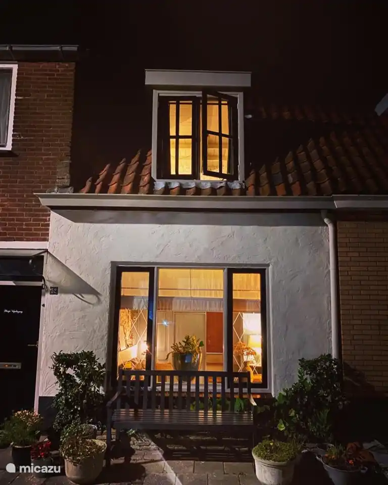 Vorderhaus Vogelenzang am Abend