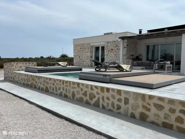 Location de Vacances Espagne, Costa Blanca, La Marina, finca - Casa nature à 5 min en voiture de la plage Terrasse avec nouvelle piscine