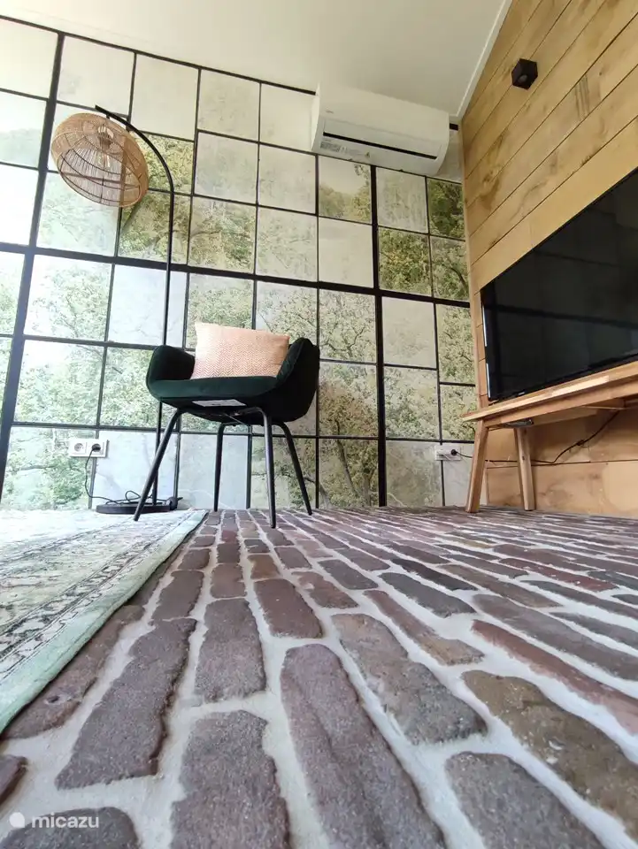 Schauen Sie sich diese Etage an.... Alte Wallonen aus den Achterhoek-Straßen. Wirklich geritten. Früher mit Pferd und Kutsche, heute mit Autos und heute im Einsatz. Sehr authentisch mit wunderbarer Fußbodenheizung.