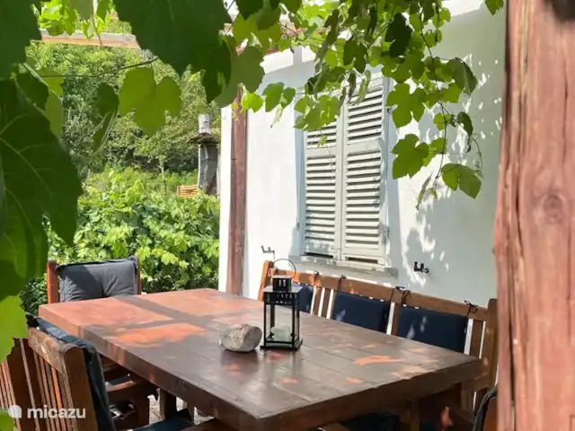 Casa Borgna | Italie, Piémont, Pamparato - maison de vacances Il y a deux terrasses, donc toujours ensoleillées.