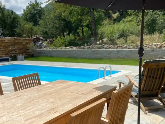 Casa Borgna | Italie, Piémont, Pamparato - maison de vacances après des activités intenses, détendez-vous à la piscine.