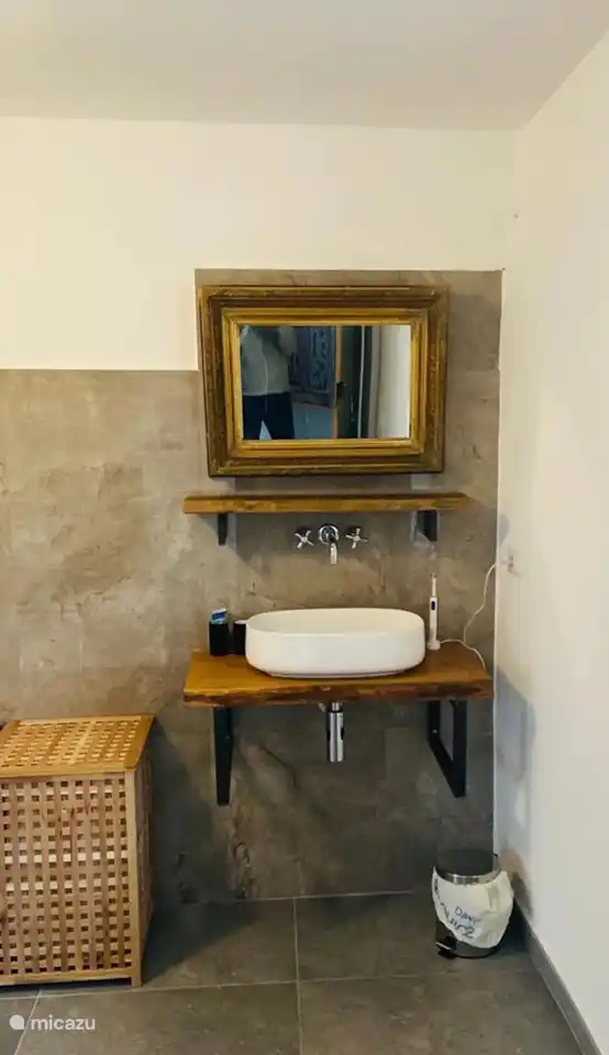 Modern bathroom n classic style