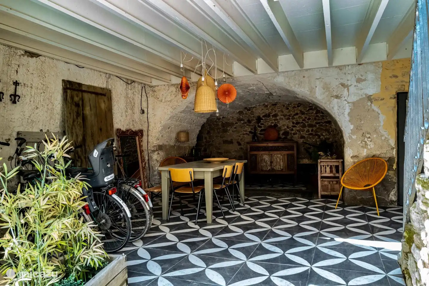 Sie können dieses Esszimmerset von Gîte Olive verwenden.