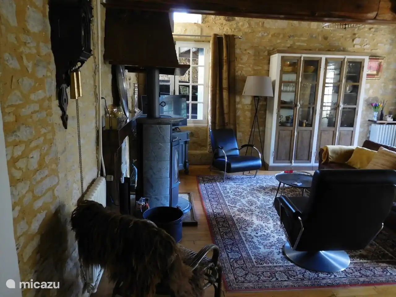 Das gemütliche Wohnzimmer mit Speckofen