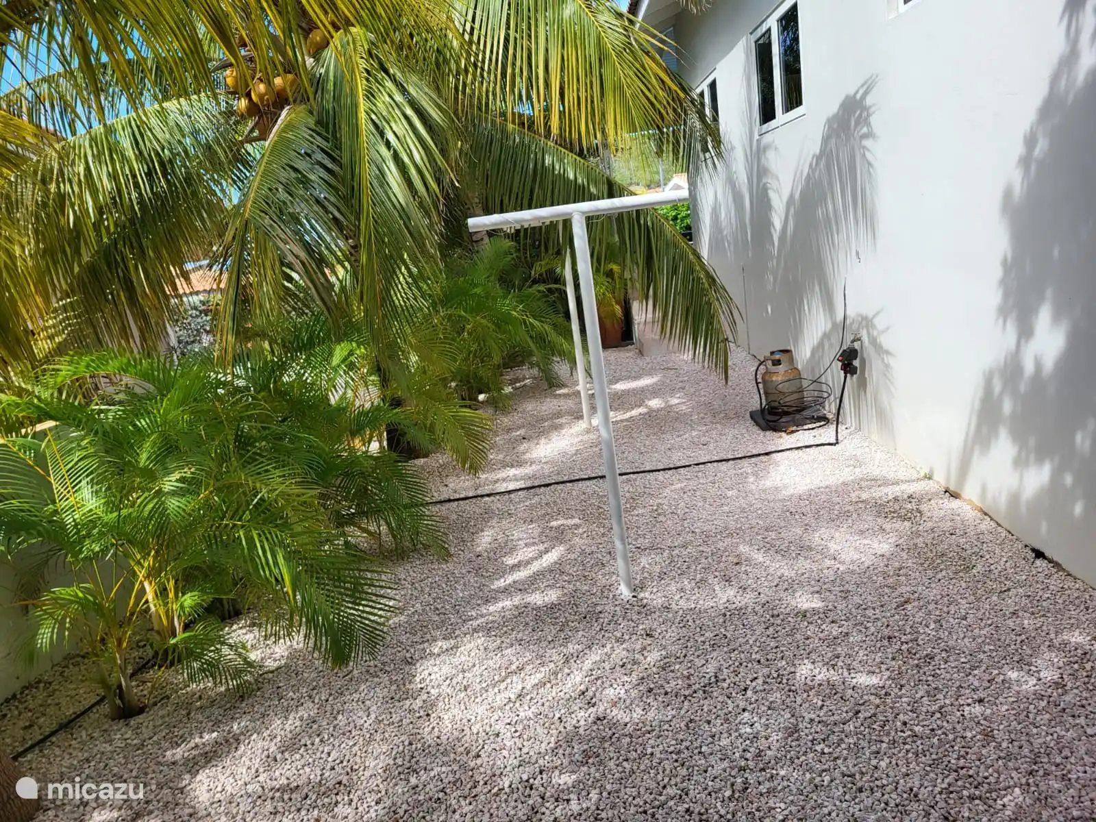 L’arrière de la maison.