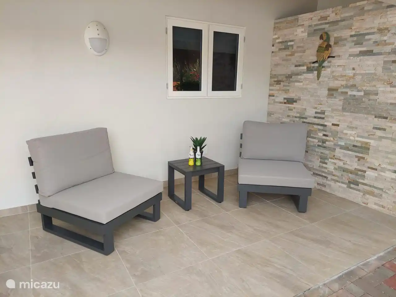 Vous pouvez également profiter du vent devant la maison.