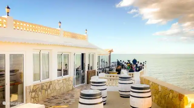 Restaurant Mena, am Playa las Rotes, Felsstrand, Schnorchelparadies