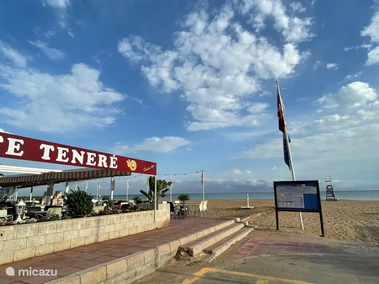 Schöne Terrasse an unserem Strand