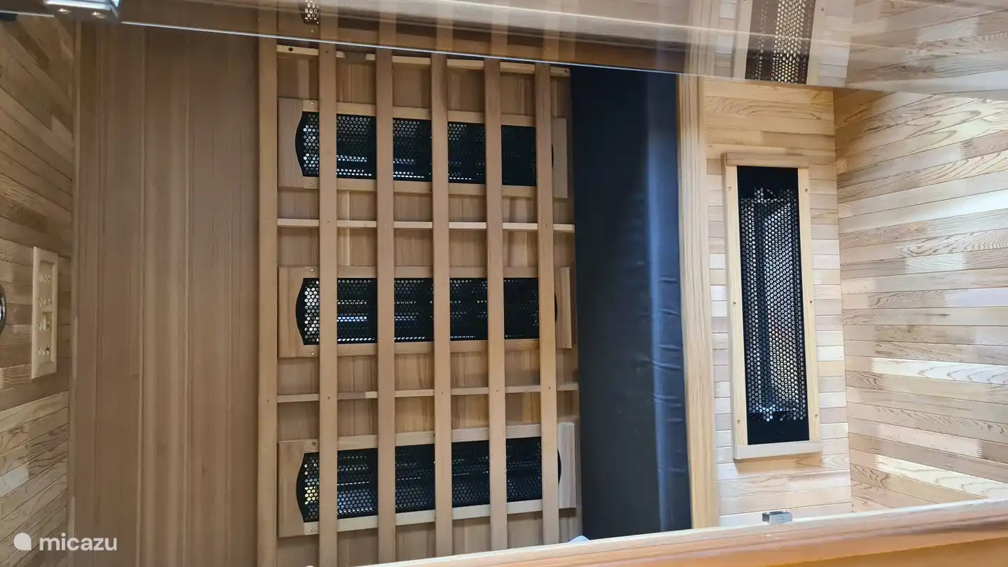 Sofa für 3 Personen in der Infrarotsauna