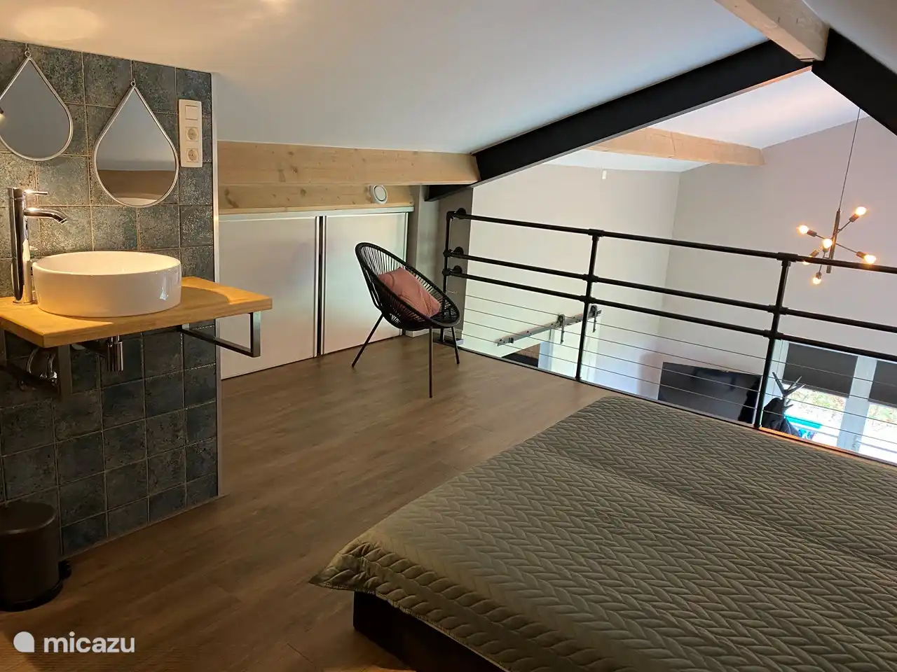 Vide, mit 2 Betten. Sie können dies problemlos in 1 Bett verschieben.