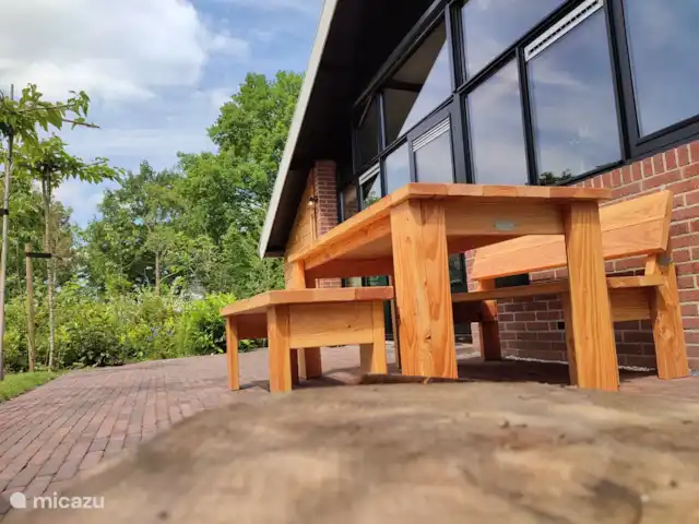 Cottage Achterhoek avec sauna/bain à remous 6 | Pays-Bas, Gueldre, Aalten - maison de vacances Et là encore les bancs solides. La table régulière d'Achterhoek.