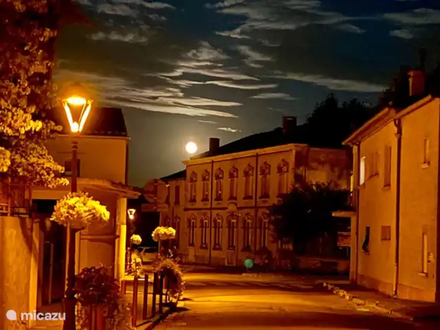 Wandelen, Frankrijk, Aude, Ginestas, appartement Maison du Midi, appartement Montano Ginestas bij avond