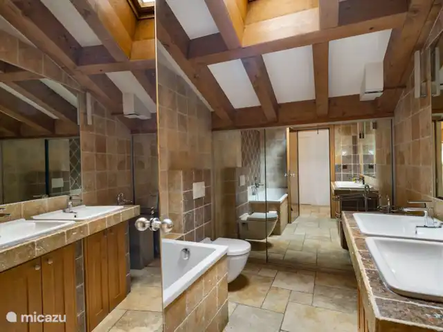 Appartement de luxe à Haute-Nendaz | Suisse, Valais, Haute-Nendaz - appartement Salle de bain avec baignoire
