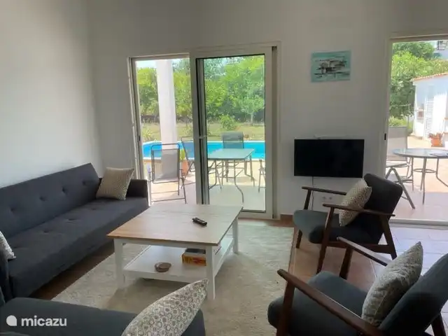 Casa Portuguesa en Portugal, Algarve, Moncarapacho - villa sala de estar sala de estar con TV