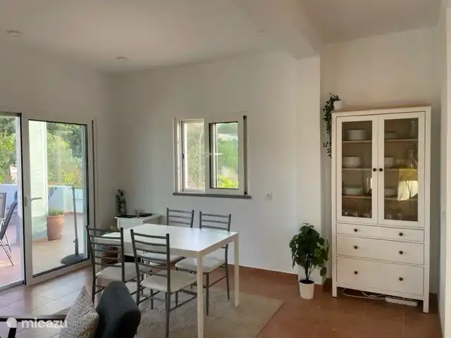 Casa Portuguesa en Portugal, Algarve, Moncarapacho - villa Zona de comedor en salón (mesa de 4 plazas estándar, ampliable a 6)