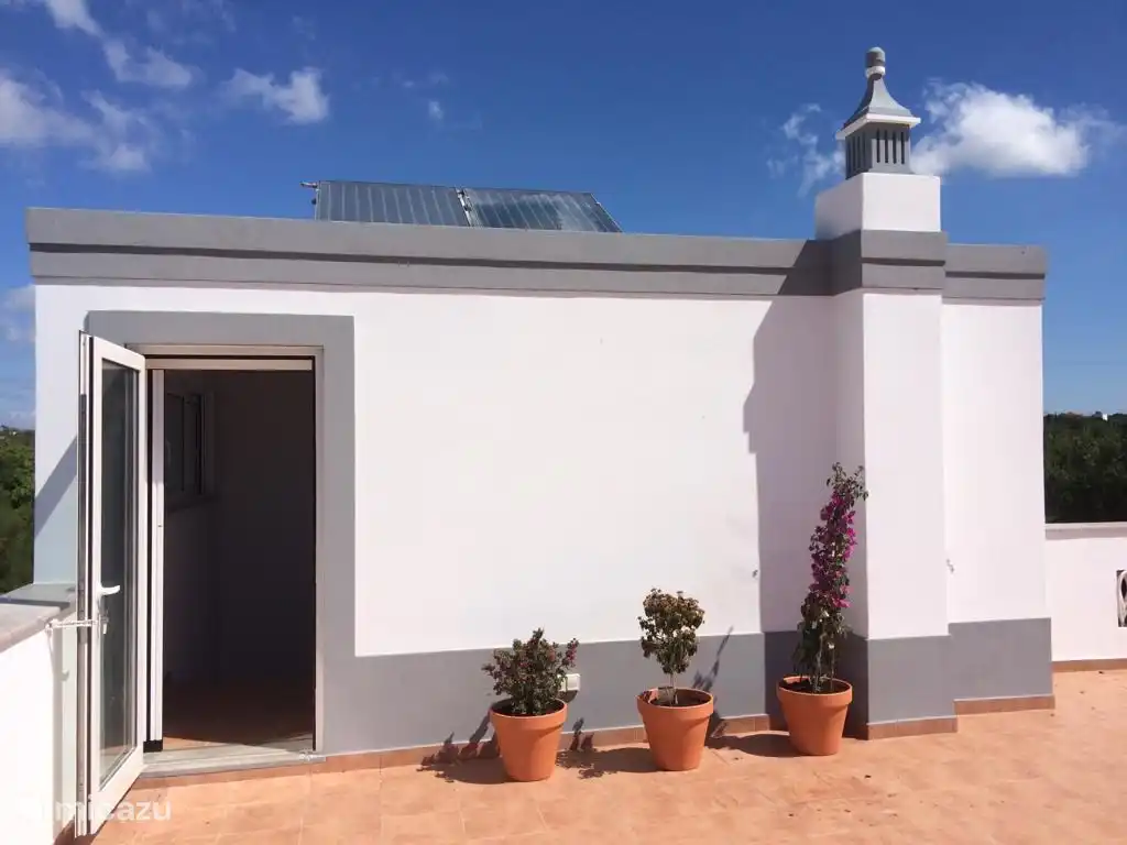 Dachterrasse, zugänglich von der 1. Etage